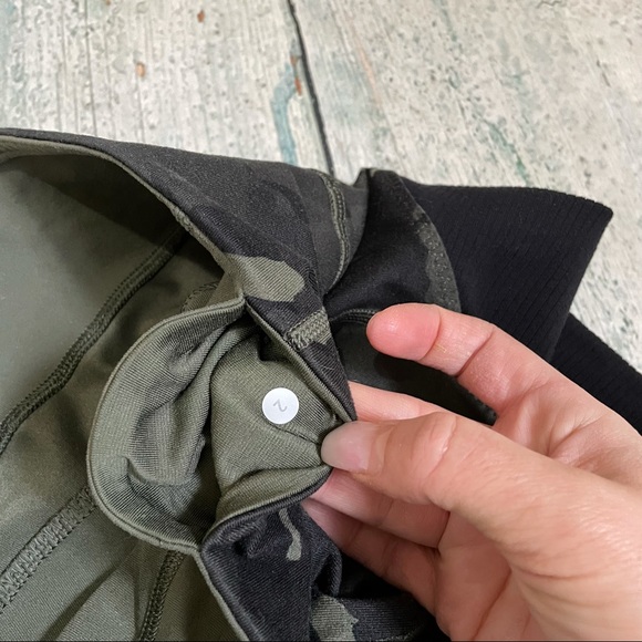 Lululemon 2 patience pant Palm party fatigue black green camo luon leggings zip - Picture 9 of 12